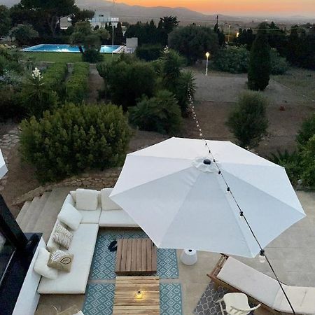 לוס בלונס Spacious Villa With Private Pool In Serene Countryside מראה חיצוני תמונה