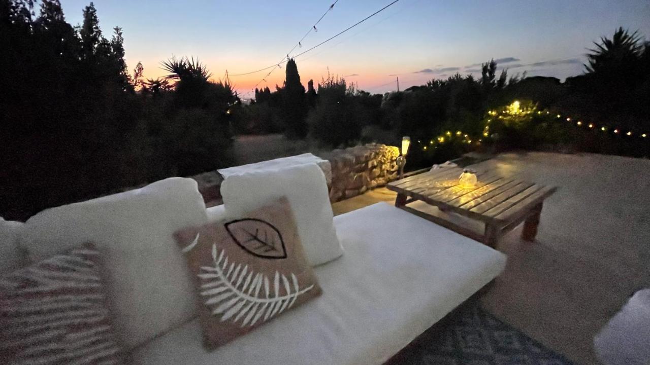 לוס בלונס Spacious Villa With Private Pool In Serene Countryside מראה חיצוני תמונה