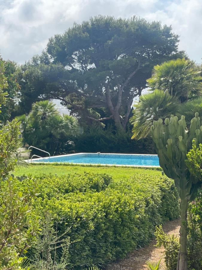 לוס בלונס Spacious Villa With Private Pool In Serene Countryside מראה חיצוני תמונה