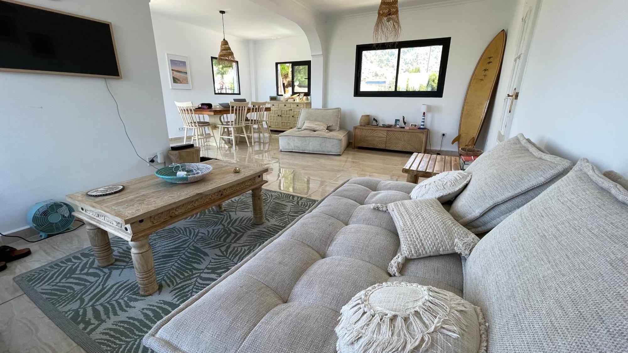 לוס בלונס Spacious Villa With Private Pool In Serene Countryside מראה חיצוני תמונה
