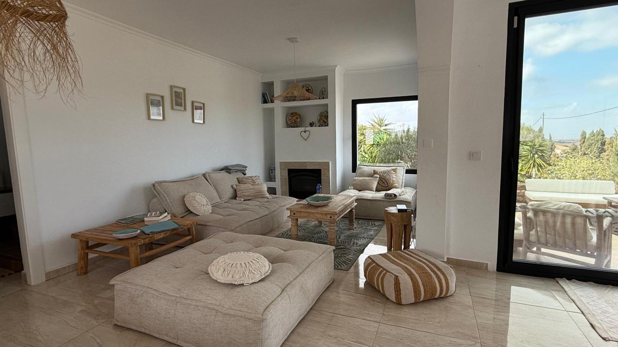 לוס בלונס Spacious Villa With Private Pool In Serene Countryside מראה חיצוני תמונה