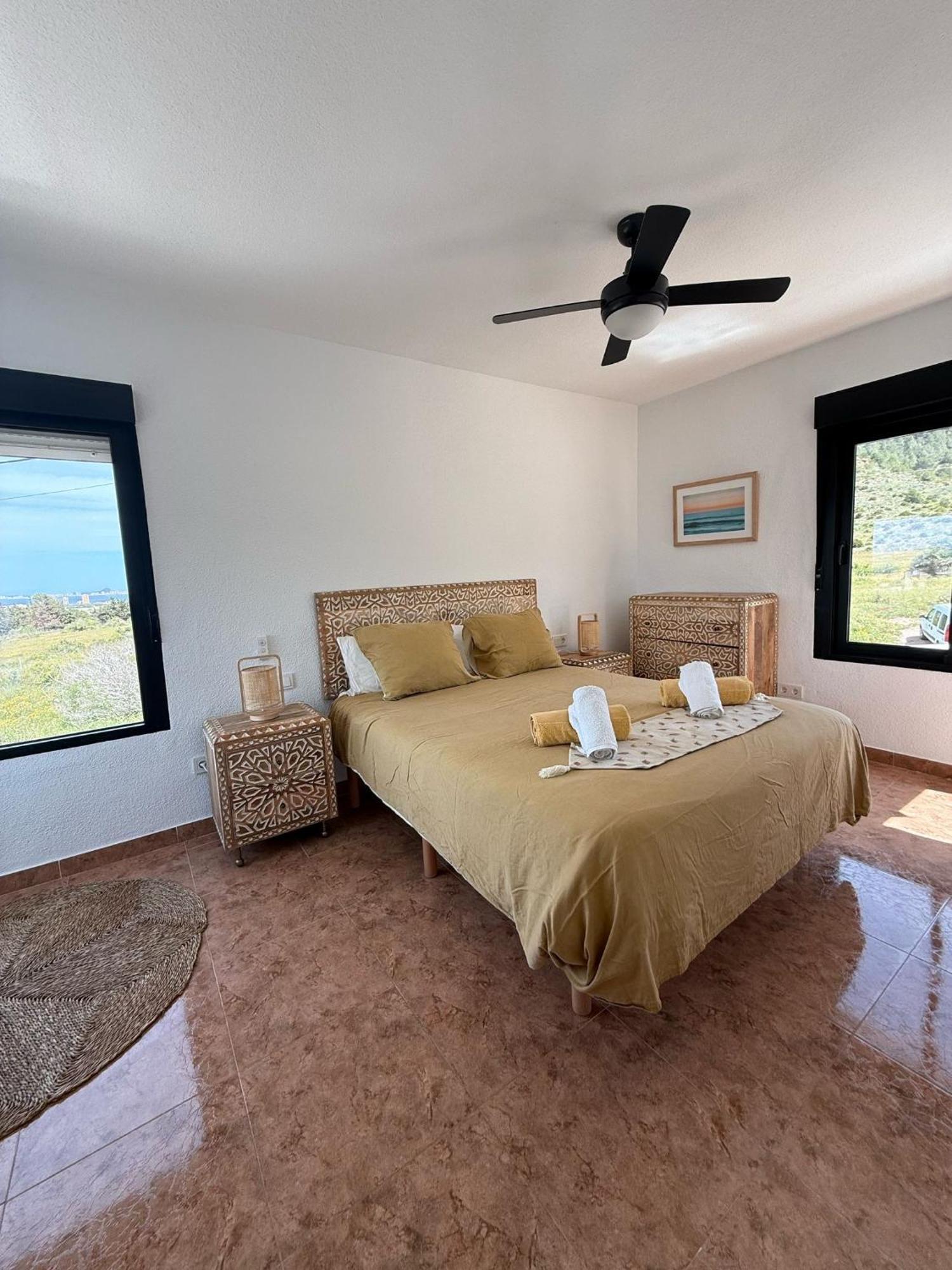 לוס בלונס Spacious Villa With Private Pool In Serene Countryside מראה חיצוני תמונה